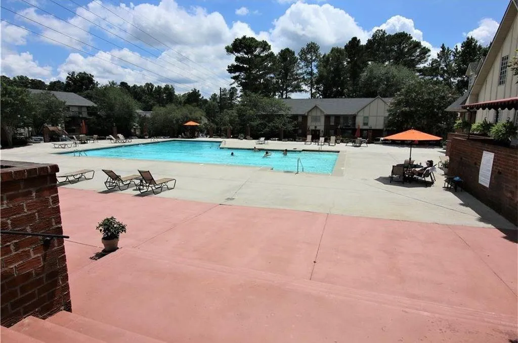 6851 Roswell Road Ne Unit Q13, Atlanta, Georgia 30328, 3 Bedrooms Bedrooms, ,2 BathroomsBathrooms,Residential,Sold,6851 Roswell Road Ne Unit Q13,5891079