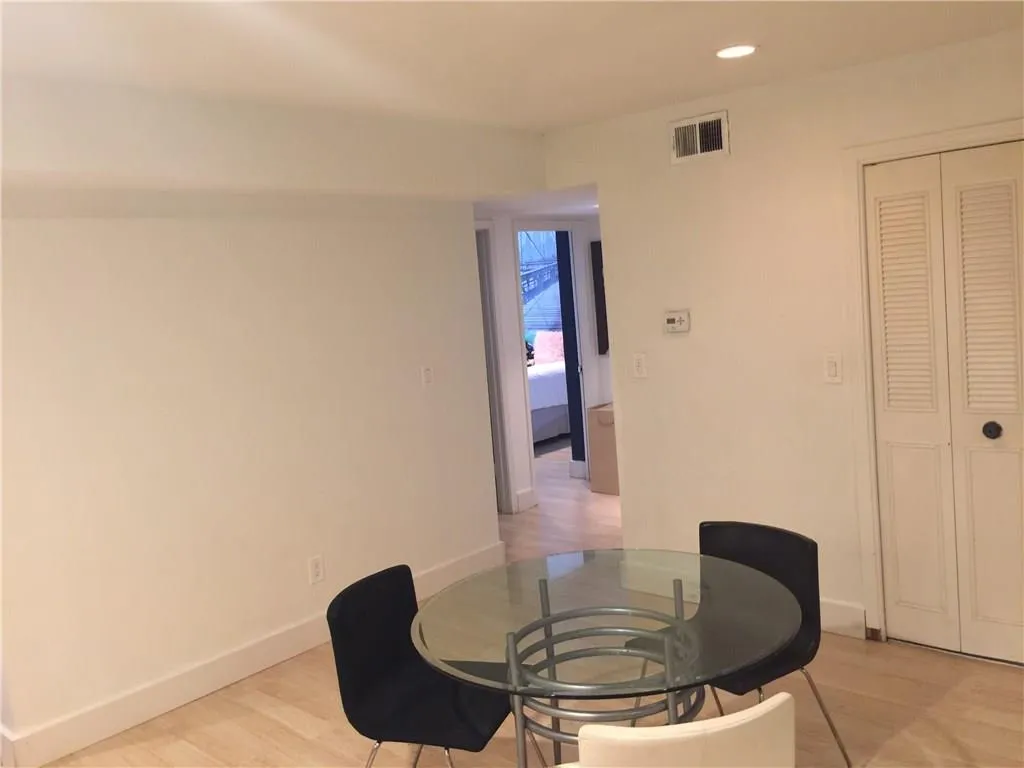 6851 Roswell Road Ne Unit Q13, Atlanta, Georgia 30328, 3 Bedrooms Bedrooms, ,2 BathroomsBathrooms,Residential,Sold,6851 Roswell Road Ne Unit Q13,5891079