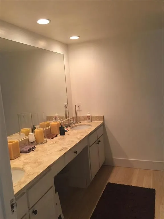 6851 Roswell Road Ne Unit Q13, Atlanta, Georgia 30328, 3 Bedrooms Bedrooms, ,2 BathroomsBathrooms,Residential,Sold,6851 Roswell Road Ne Unit Q13,5891079