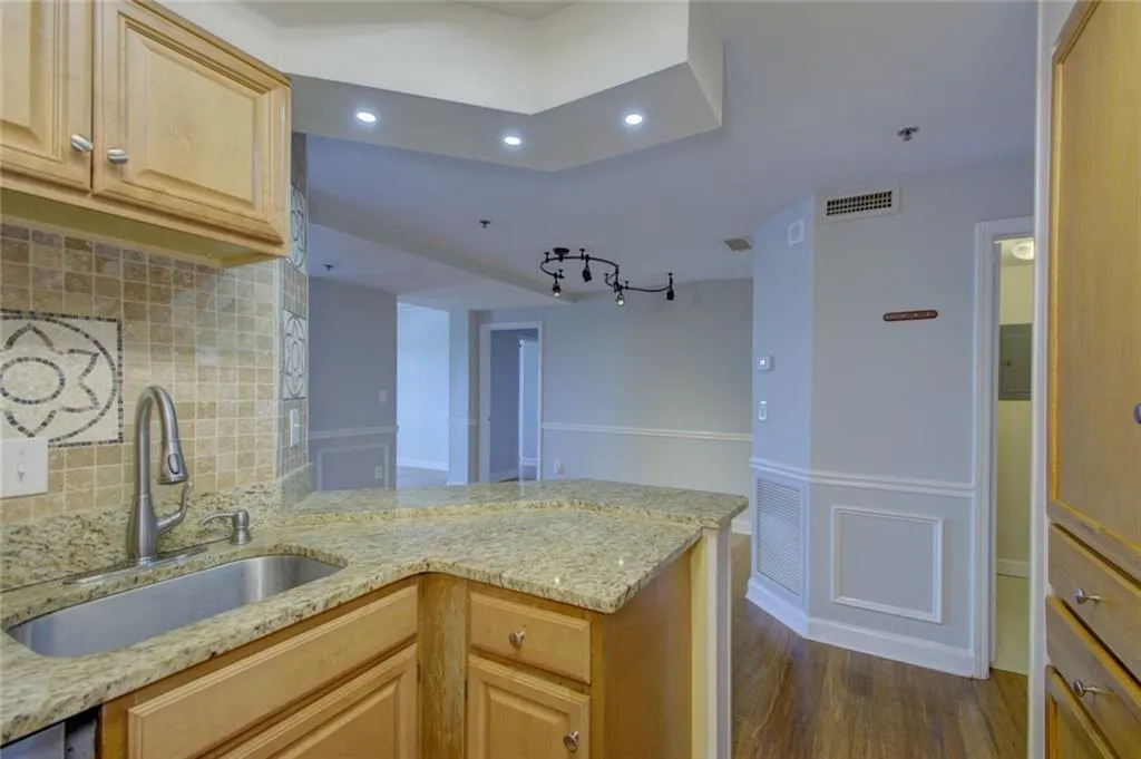 795 Hammond Drive Ne Unit 2301, Sandy Springs, Georgia 30328, 2 Bedrooms Bedrooms, ,2 BathroomsBathrooms,Residential,Sold,795 Hammond Drive Ne Unit 2301,7064322