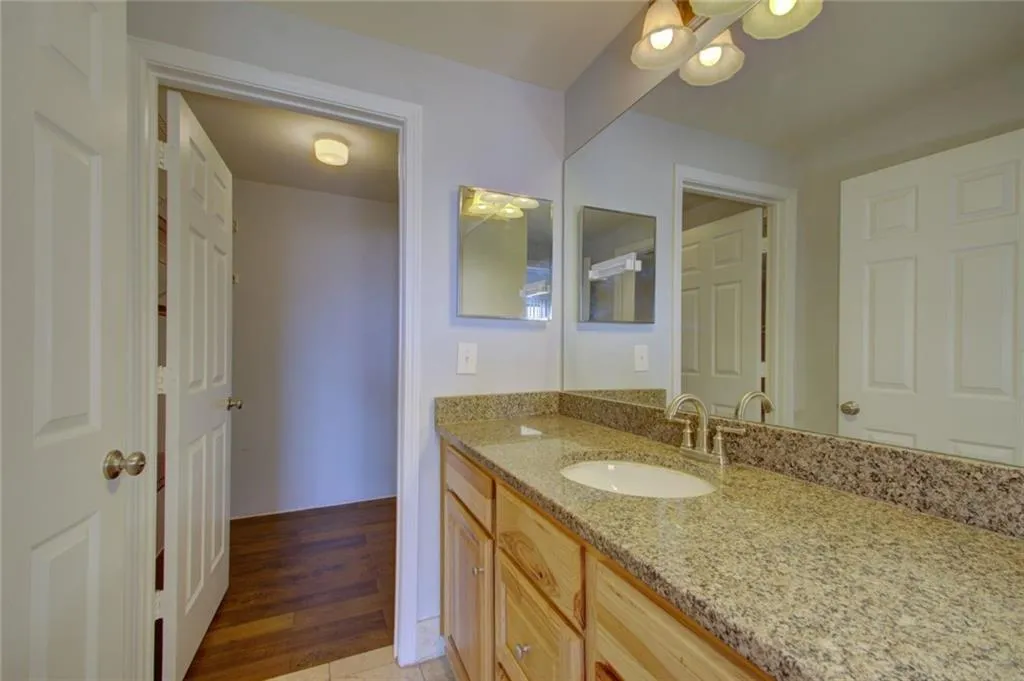 795 Hammond Drive Ne Unit 2301, Sandy Springs, Georgia 30328, 2 Bedrooms Bedrooms, ,2 BathroomsBathrooms,Residential,Sold,795 Hammond Drive Ne Unit 2301,7064322