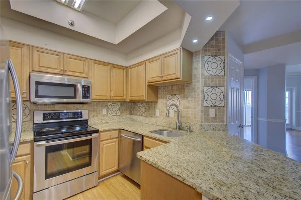 795 Hammond Drive Ne Unit 2301, Sandy Springs, Georgia 30328, 2 Bedrooms Bedrooms, ,2 BathroomsBathrooms,Residential,Sold,795 Hammond Drive Ne Unit 2301,7064322