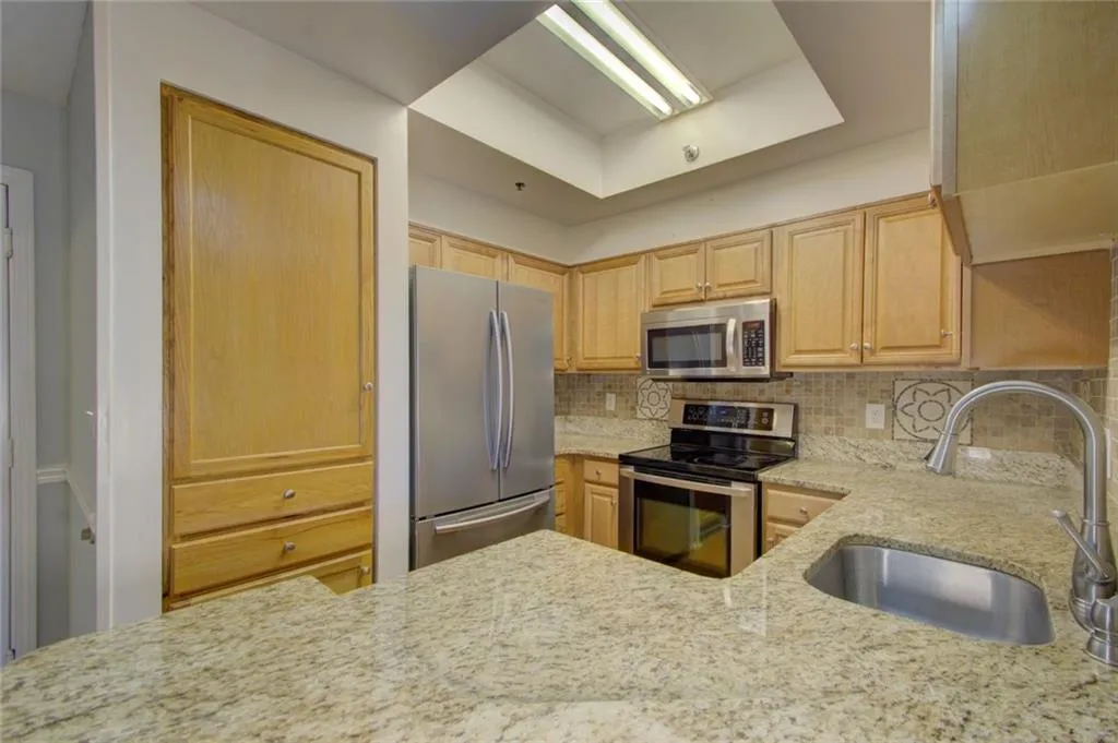 795 Hammond Drive Ne Unit 2301, Sandy Springs, Georgia 30328, 2 Bedrooms Bedrooms, ,2 BathroomsBathrooms,Residential,Sold,795 Hammond Drive Ne Unit 2301,7064322