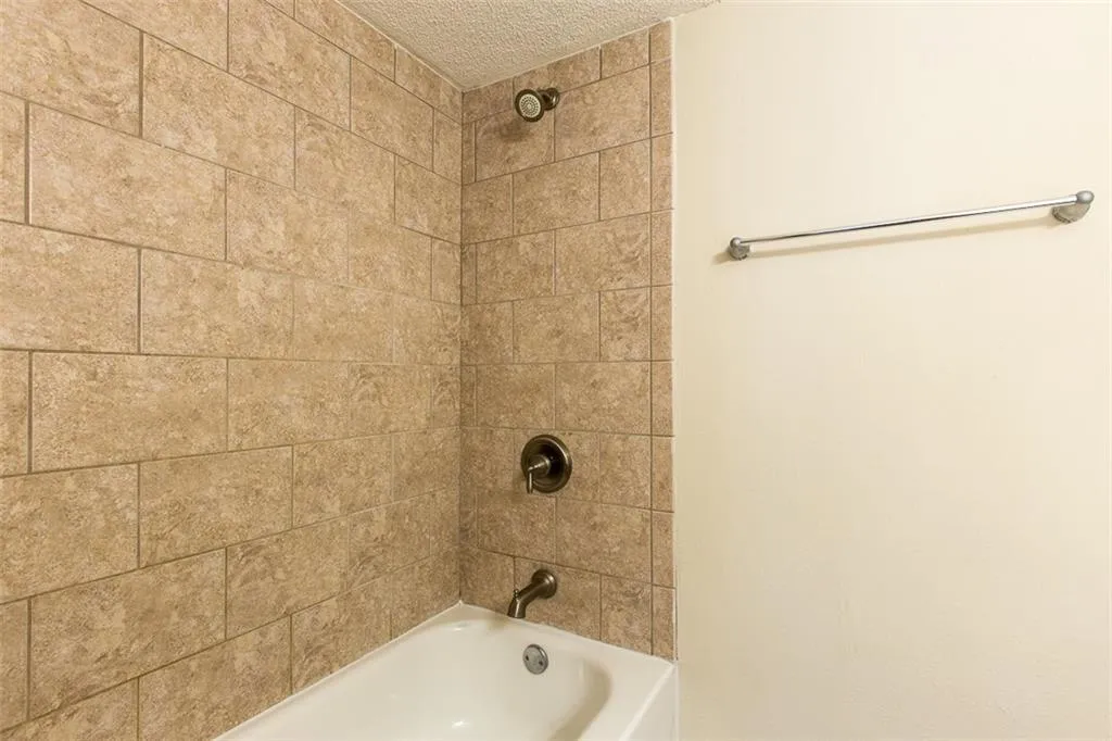 5095 Roswell Road Unit 205, Atlanta, Georgia 30342, 2 Bedrooms Bedrooms, ,2 BathroomsBathrooms,Residential,Sold,5095 Roswell Road Unit 205,5784862