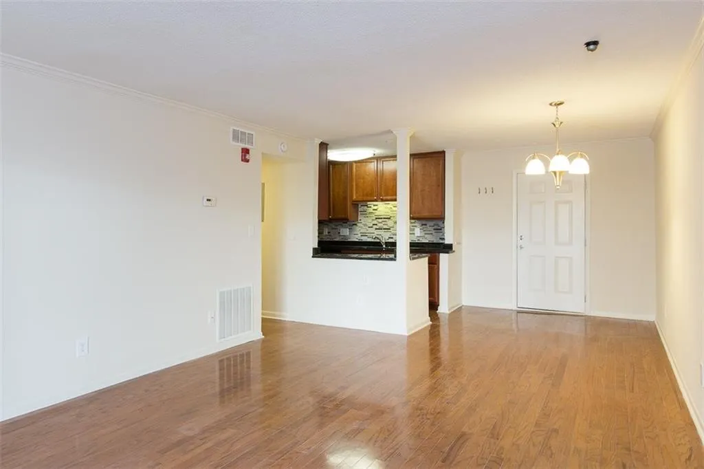 5095 Roswell Road Unit 205, Atlanta, Georgia 30342, 2 Bedrooms Bedrooms, ,2 BathroomsBathrooms,Residential,Sold,5095 Roswell Road Unit 205,5784862