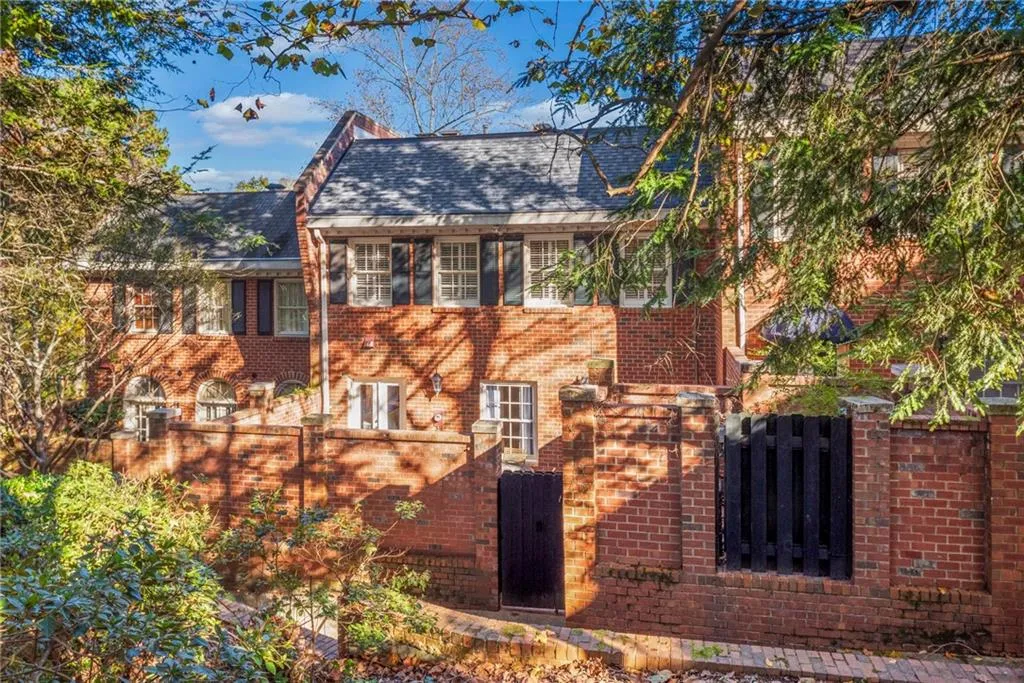 View of back of home