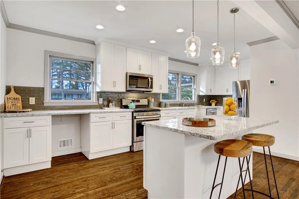 506 Lorell Terrace, Sandy Springs, Georgia 30328, 3 Bedrooms Bedrooms, ,2 BathroomsBathrooms,Residential,Sold,506 Lorell Terrace,6668583