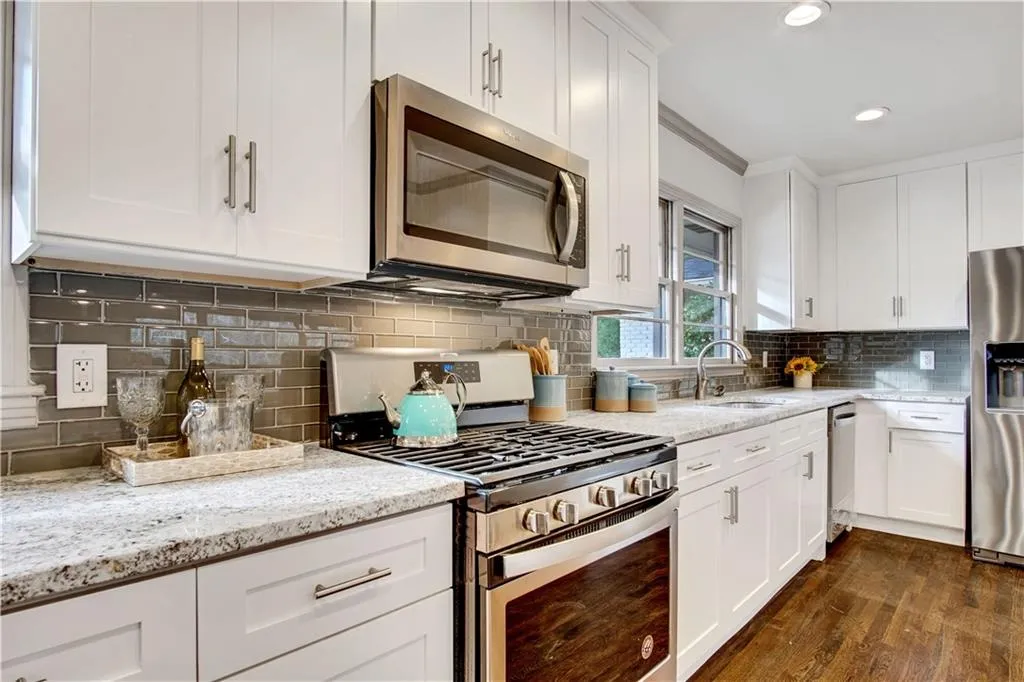 506 Lorell Terrace, Sandy Springs, Georgia 30328, 3 Bedrooms Bedrooms, ,2 BathroomsBathrooms,Residential,Sold,506 Lorell Terrace,6668583