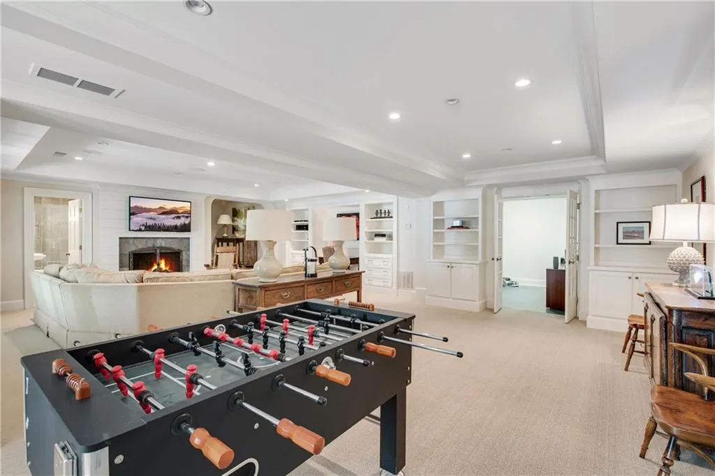 5660 Glen Errol Road, Atlanta, Georgia 30327, 4 Bedrooms Bedrooms, ,5 BathroomsBathrooms,Residential,Sold,5660 Glen Errol Road,6754449