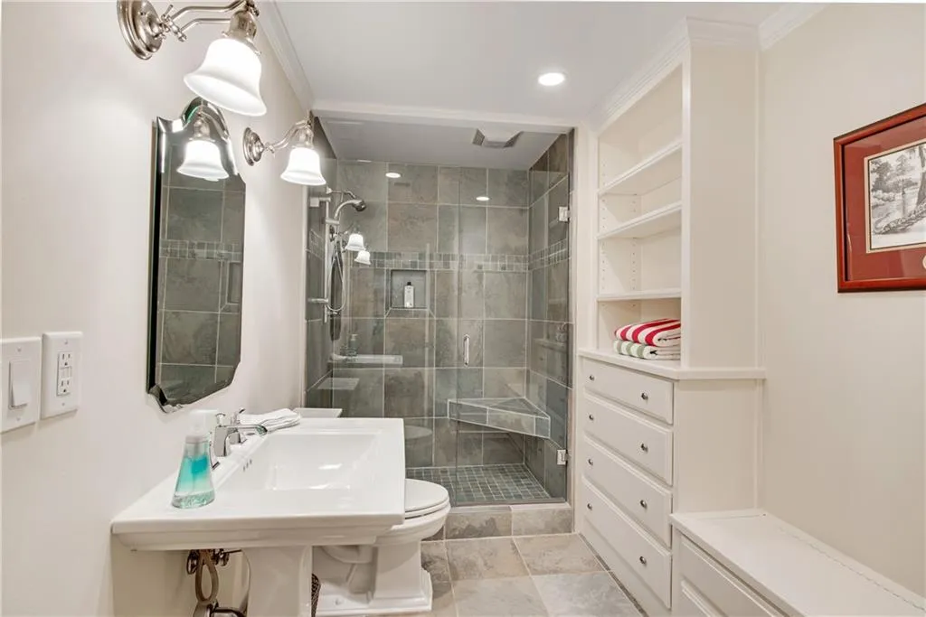 5660 Glen Errol Road, Atlanta, Georgia 30327, 4 Bedrooms Bedrooms, ,5 BathroomsBathrooms,Residential,Sold,5660 Glen Errol Road,6754449