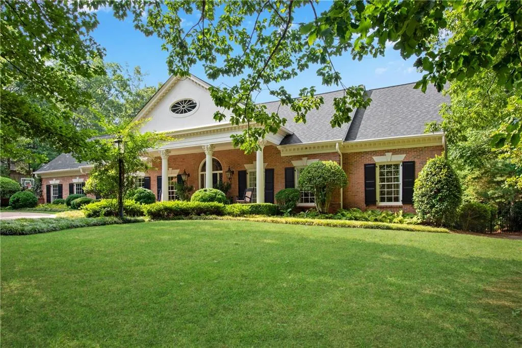 5660 Glen Errol Road, Atlanta, Georgia 30327, 4 Bedrooms Bedrooms, ,5 BathroomsBathrooms,Residential,Sold,5660 Glen Errol Road,6754449