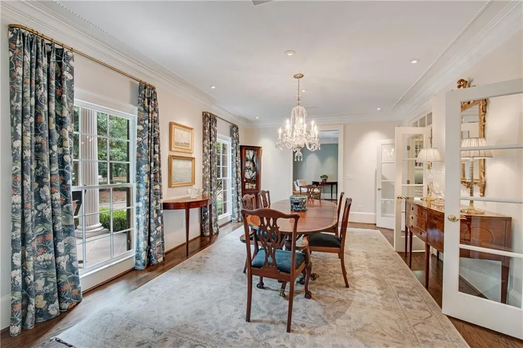 5660 Glen Errol Road, Atlanta, Georgia 30327, 4 Bedrooms Bedrooms, ,5 BathroomsBathrooms,Residential,Sold,5660 Glen Errol Road,6754449