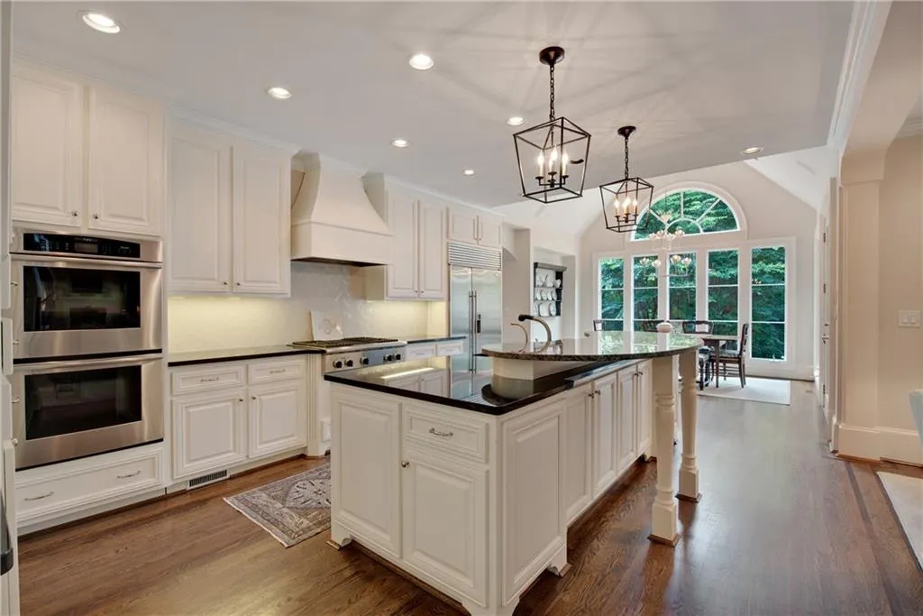 5660 Glen Errol Road, Atlanta, Georgia 30327, 4 Bedrooms Bedrooms, ,5 BathroomsBathrooms,Residential,Sold,5660 Glen Errol Road,6754449