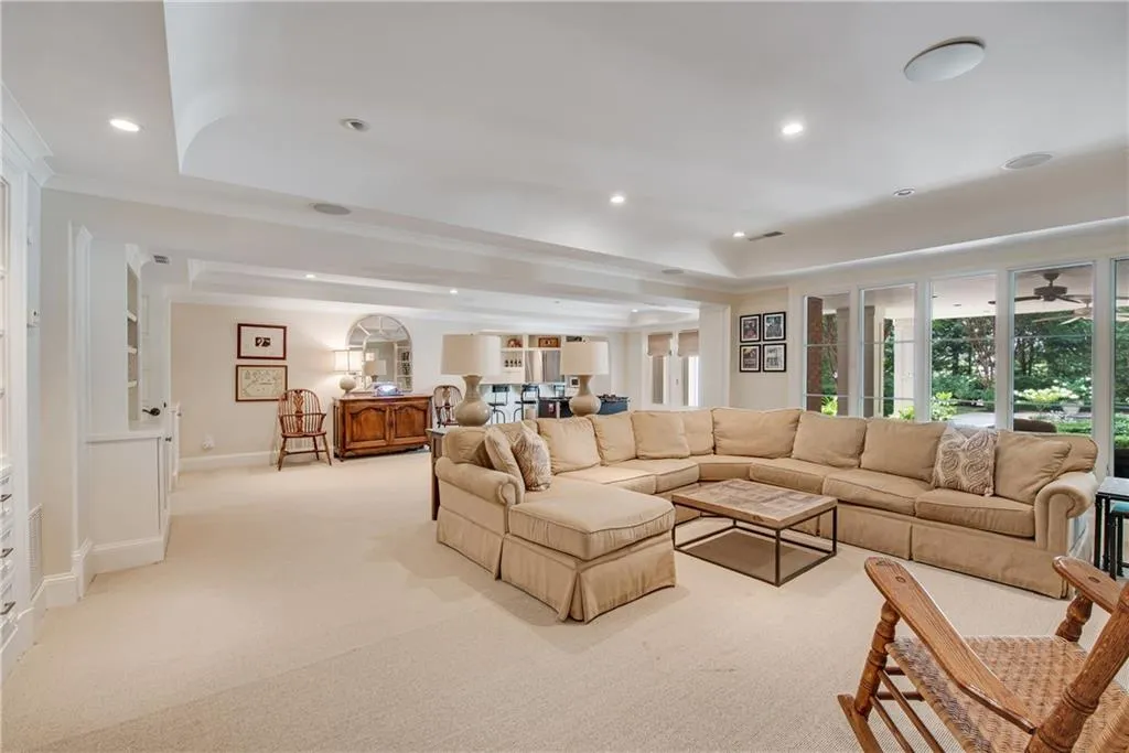 5660 Glen Errol Road, Atlanta, Georgia 30327, 4 Bedrooms Bedrooms, ,5 BathroomsBathrooms,Residential,Sold,5660 Glen Errol Road,6754449