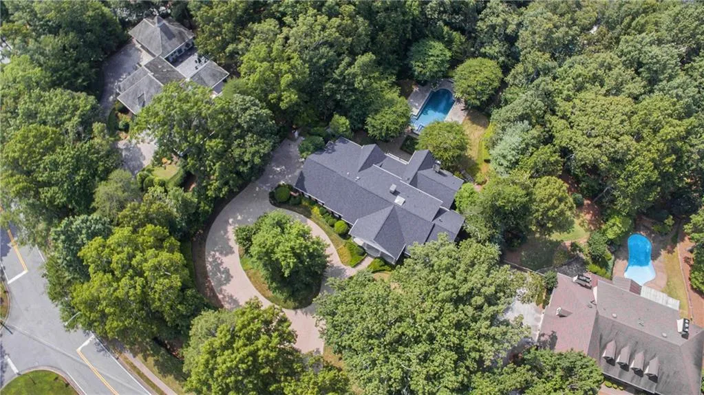 5660 Glen Errol Road, Atlanta, Georgia 30327, 4 Bedrooms Bedrooms, ,5 BathroomsBathrooms,Residential,Sold,5660 Glen Errol Road,6754449