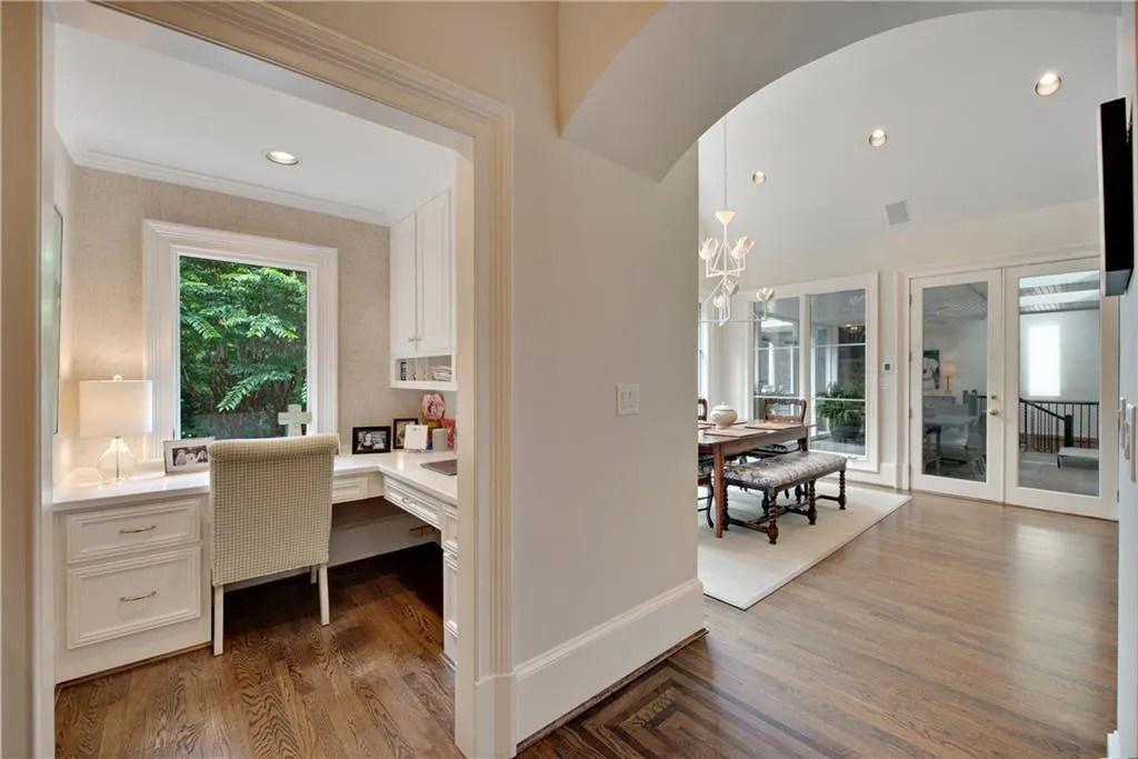 5660 Glen Errol Road, Atlanta, Georgia 30327, 4 Bedrooms Bedrooms, ,5 BathroomsBathrooms,Residential,Sold,5660 Glen Errol Road,6754449