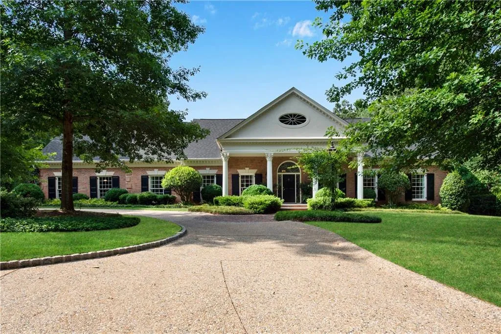 5660 Glen Errol Road, Atlanta, Georgia 30327, 4 Bedrooms Bedrooms, ,5 BathroomsBathrooms,Residential,Sold,5660 Glen Errol Road,6754449