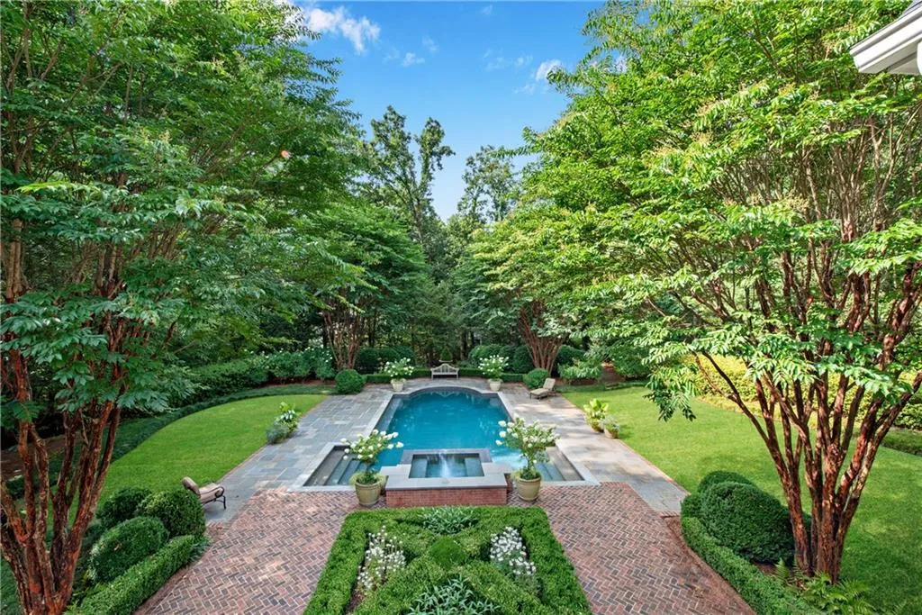 5660 Glen Errol Road, Atlanta, Georgia 30327, 4 Bedrooms Bedrooms, ,5 BathroomsBathrooms,Residential,Sold,5660 Glen Errol Road,6754449