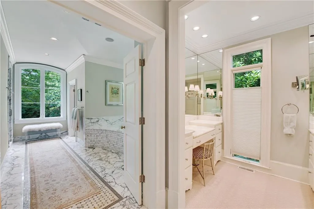 5660 Glen Errol Road, Atlanta, Georgia 30327, 4 Bedrooms Bedrooms, ,5 BathroomsBathrooms,Residential,Sold,5660 Glen Errol Road,6754449