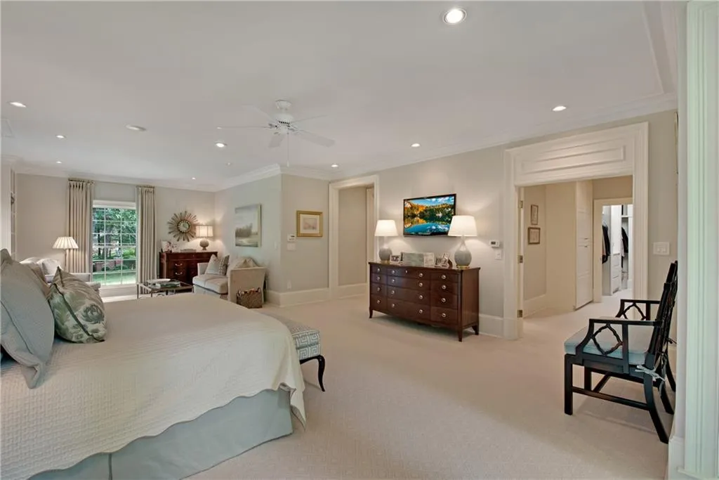 5660 Glen Errol Road, Atlanta, Georgia 30327, 4 Bedrooms Bedrooms, ,5 BathroomsBathrooms,Residential,Sold,5660 Glen Errol Road,6754449