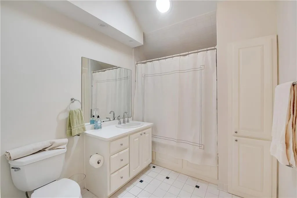 5660 Glen Errol Road, Atlanta, Georgia 30327, 4 Bedrooms Bedrooms, ,5 BathroomsBathrooms,Residential,Sold,5660 Glen Errol Road,6754449