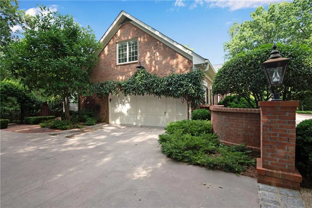 5660 Glen Errol Road, Atlanta, Georgia 30327, 4 Bedrooms Bedrooms, ,5 BathroomsBathrooms,Residential,Sold,5660 Glen Errol Road,6754449