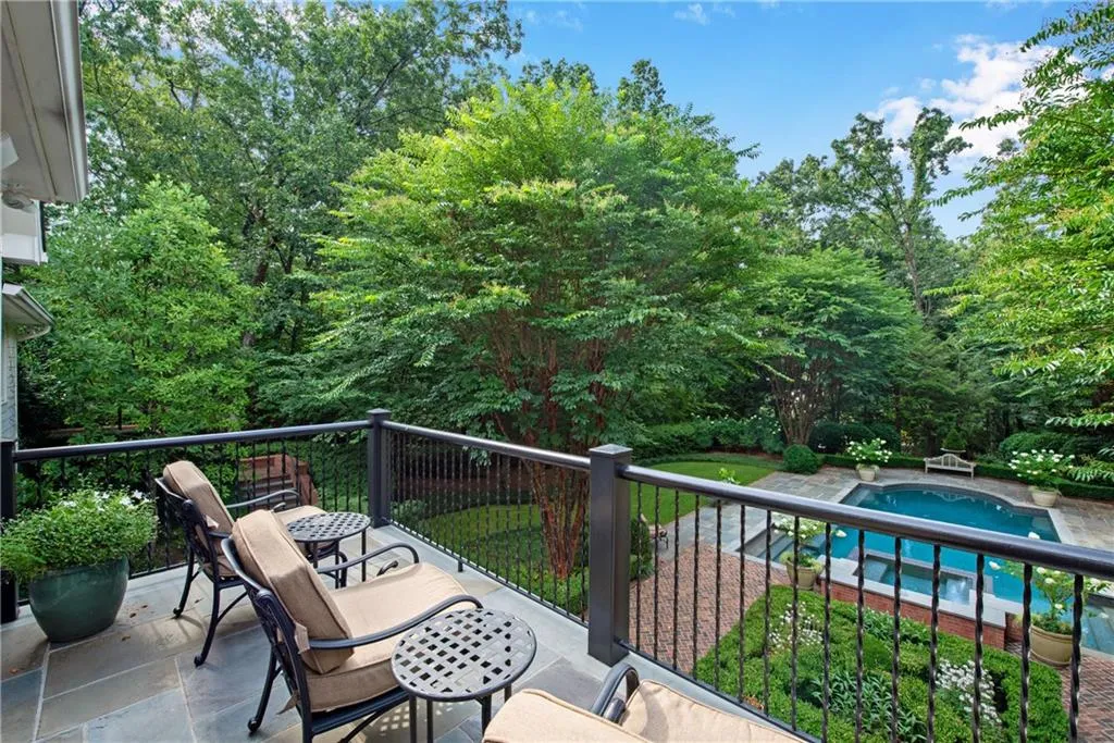 5660 Glen Errol Road, Atlanta, Georgia 30327, 4 Bedrooms Bedrooms, ,5 BathroomsBathrooms,Residential,Sold,5660 Glen Errol Road,6754449