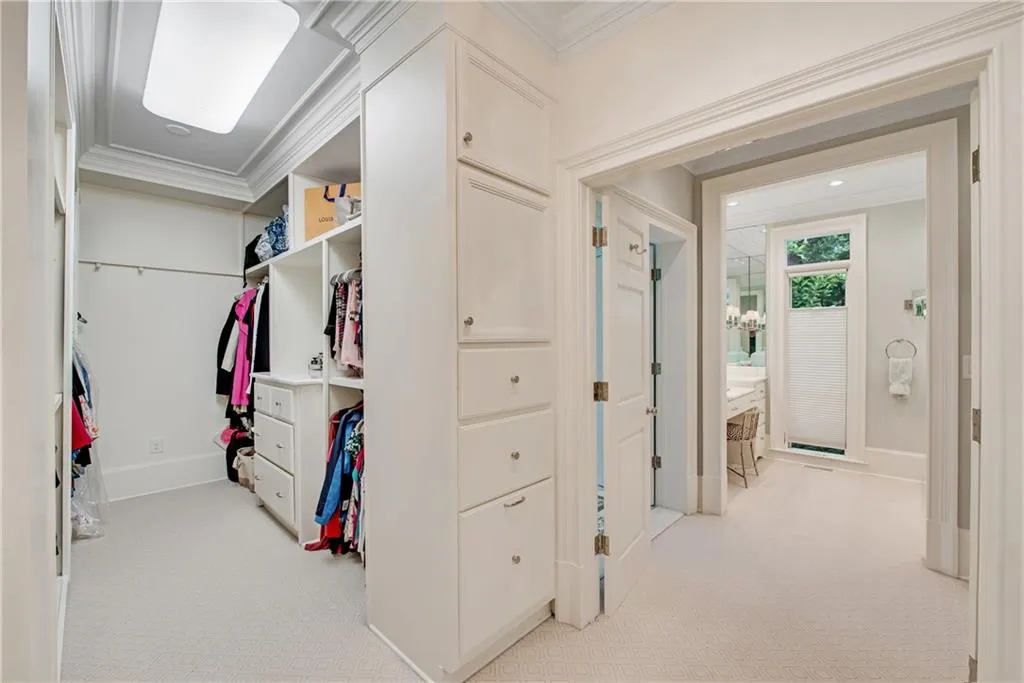 5660 Glen Errol Road, Atlanta, Georgia 30327, 4 Bedrooms Bedrooms, ,5 BathroomsBathrooms,Residential,Sold,5660 Glen Errol Road,6754449