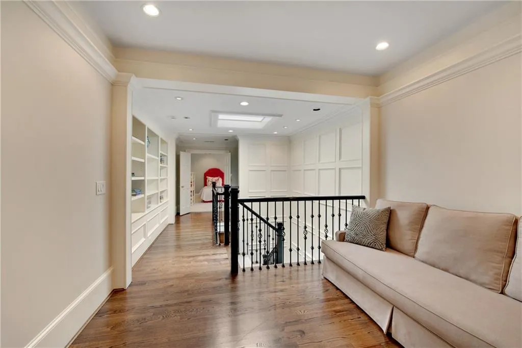 5660 Glen Errol Road, Atlanta, Georgia 30327, 4 Bedrooms Bedrooms, ,5 BathroomsBathrooms,Residential,Sold,5660 Glen Errol Road,6754449