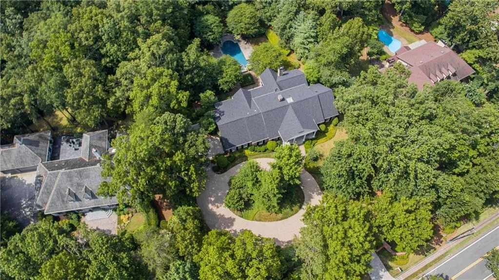 5660 Glen Errol Road, Atlanta, Georgia 30327, 4 Bedrooms Bedrooms, ,5 BathroomsBathrooms,Residential,Sold,5660 Glen Errol Road,6754449