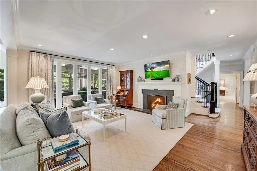 5660 Glen Errol Road, Atlanta, Georgia 30327, 4 Bedrooms Bedrooms, ,5 BathroomsBathrooms,Residential,Sold,5660 Glen Errol Road,6754449