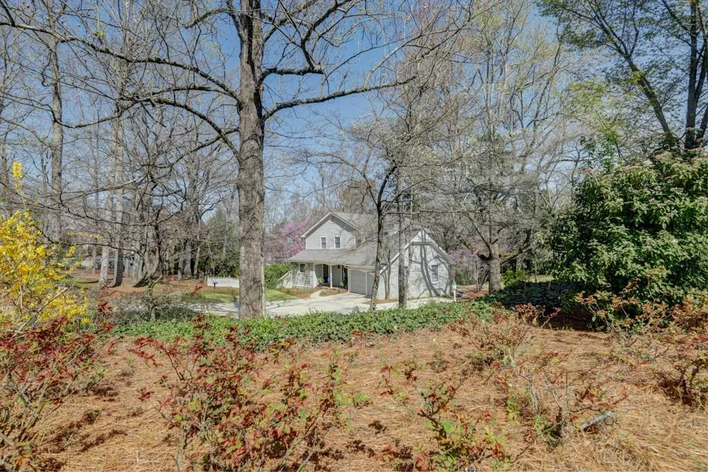 7000 Hunters Branch Drive, Sandy Springs, Georgia 30328, 5 Bedrooms Bedrooms, ,3 BathroomsBathrooms,Residential,Sold,7000 Hunters Branch Drive,6857022 7000 Hunters Branch Drive, Sandy Springs, Georgia 30328, 5 Bedrooms Bedrooms, ,3 BathroomsBathrooms,Residential,Sold,7000 Hunters Branch Drive,6857022