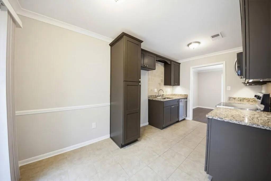 8740 Roswell Road Unit 6a, Atlanta, Georgia 30350, 2 Bedrooms Bedrooms, ,2 BathroomsBathrooms,Residential,For Sale,8740 Roswell Road Unit 6a,7730009