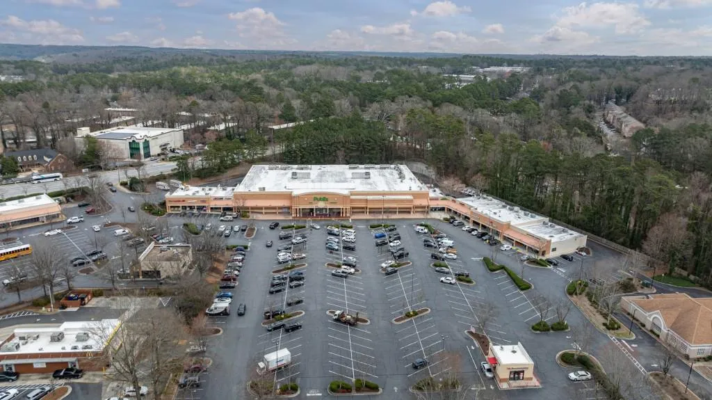 So close to shopping and restaurants