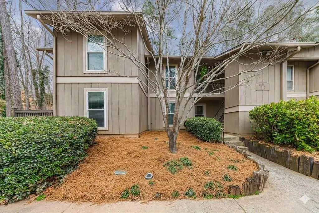 8740 Roswell Road Unit 6a, Atlanta, Georgia 30350, 2 Bedrooms Bedrooms, ,2 BathroomsBathrooms,Residential,For Sale,8740 Roswell Road Unit 6a,7730009