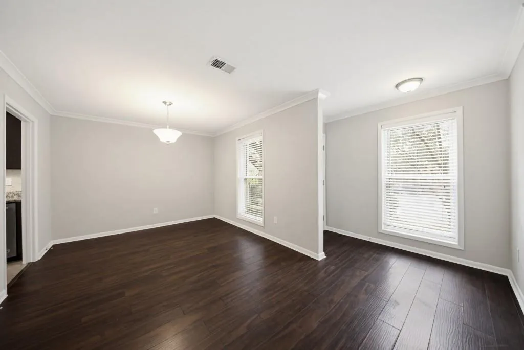 Large dining room perfect for entertaining