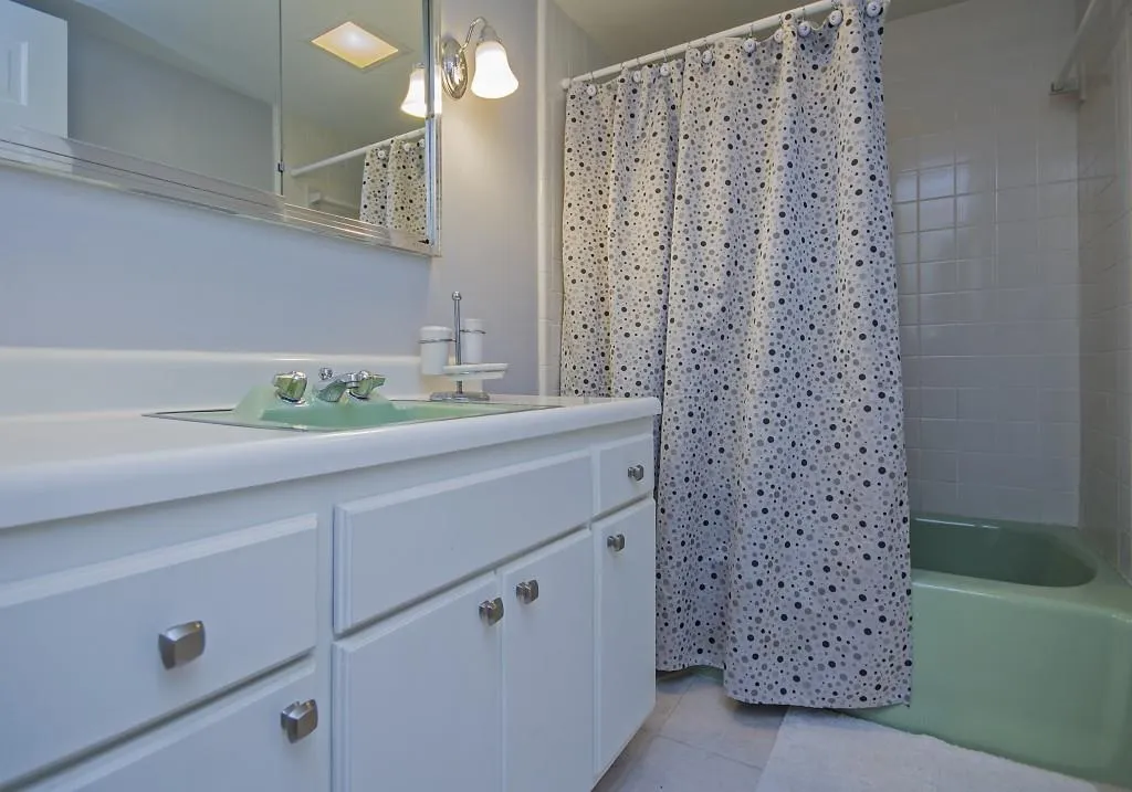 7290 Hunters Branch Drive, Sandy Springs, Georgia 30328, 5 Bedrooms Bedrooms, ,3 BathroomsBathrooms,Residential,Sold,7290 Hunters Branch Drive,5693882
