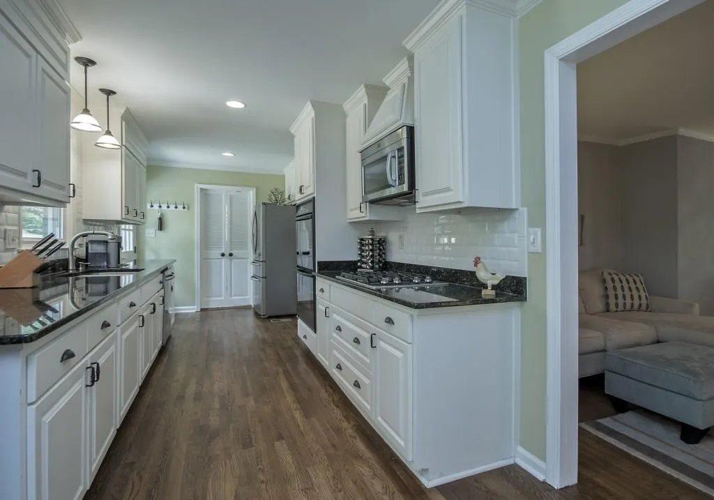 7290 Hunters Branch Drive, Sandy Springs, Georgia 30328, 5 Bedrooms Bedrooms, ,3 BathroomsBathrooms,Residential,Sold,7290 Hunters Branch Drive,5693882