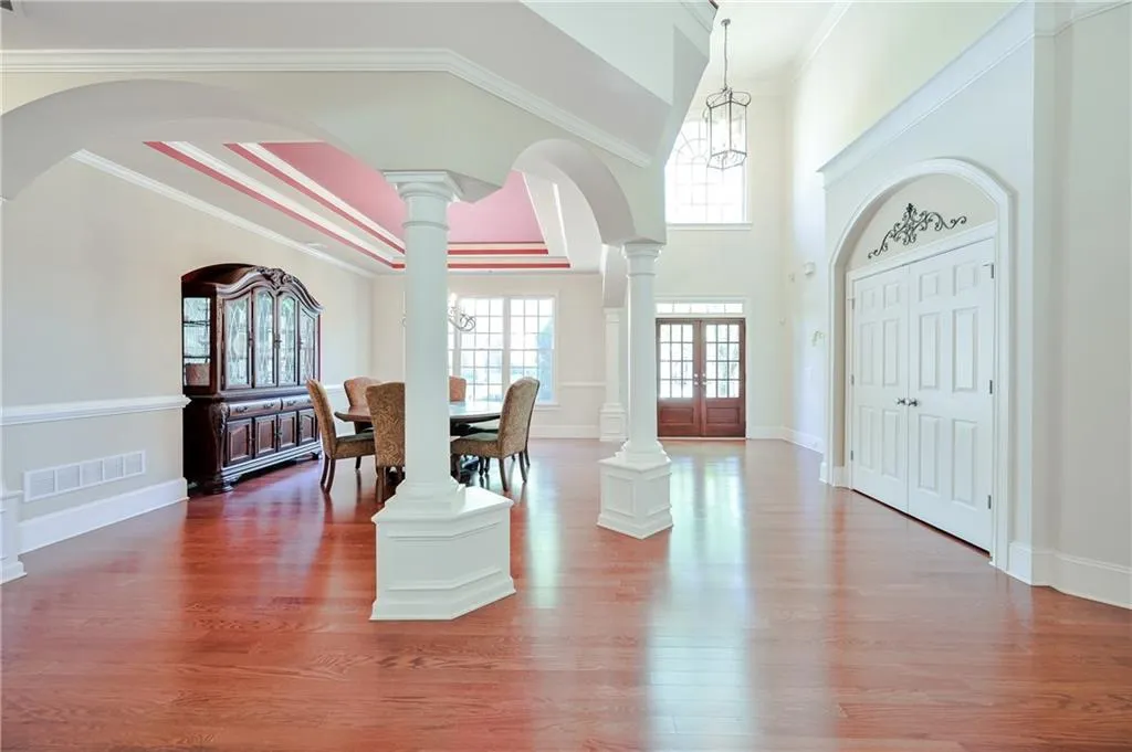 385 Wembley Circle, Sandy Springs, Georgia 30328, 3 Bedrooms Bedrooms, ,3 BathroomsBathrooms,Residential,Sold,385 Wembley Circle,6880813
