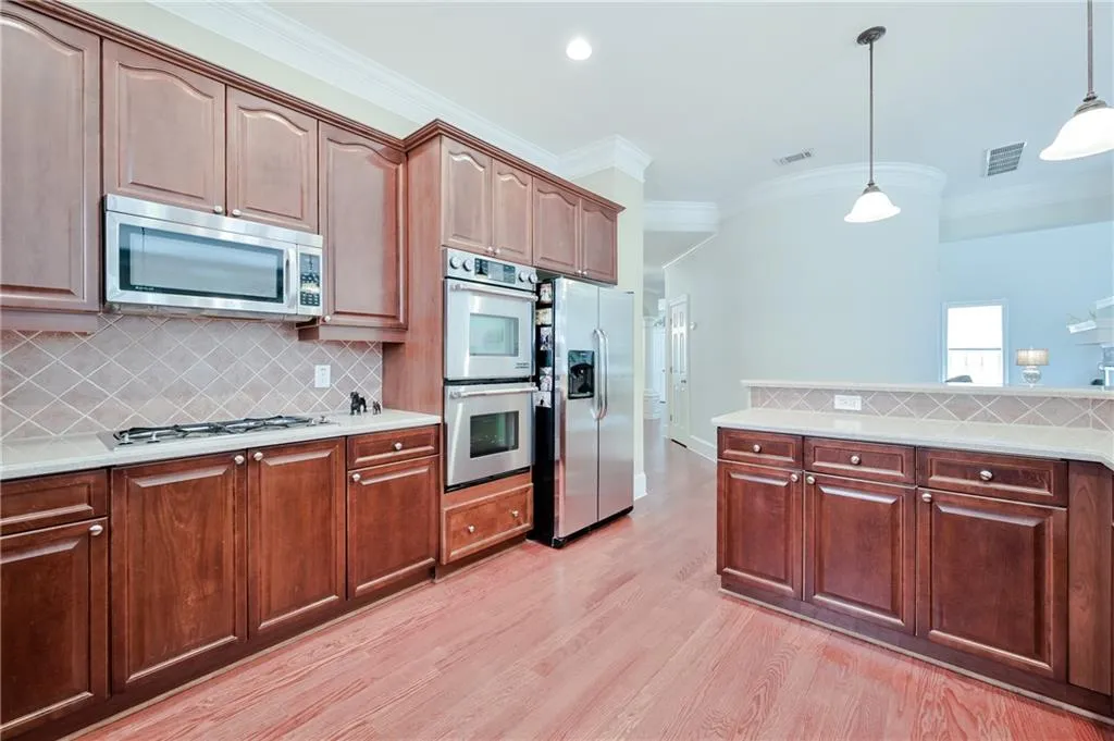 385 Wembley Circle, Sandy Springs, Georgia 30328, 3 Bedrooms Bedrooms, ,3 BathroomsBathrooms,Residential,Sold,385 Wembley Circle,6880813