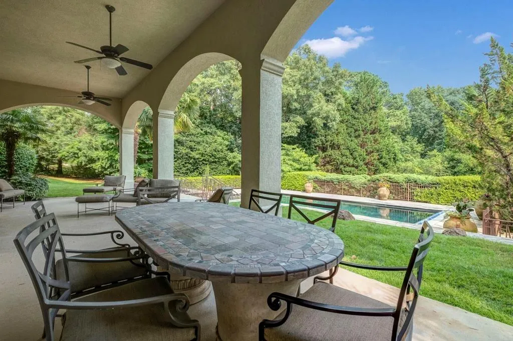 8285 Jett Ferry Road, Sandy Springs, Georgia 30350, 6 Bedrooms Bedrooms, ,8 BathroomsBathrooms,Residential,Sold,8285 Jett Ferry Road,6044434