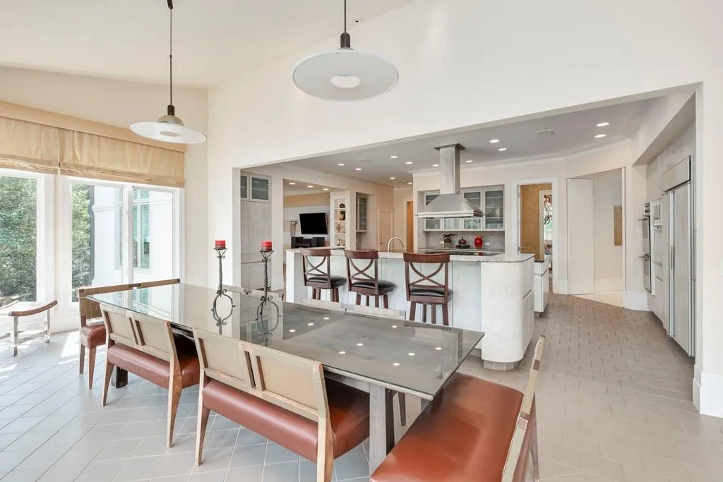 8285 Jett Ferry Road, Sandy Springs, Georgia 30350, 6 Bedrooms Bedrooms, ,8 BathroomsBathrooms,Residential,Sold,8285 Jett Ferry Road,6044434