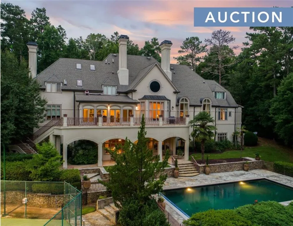 8285 Jett Ferry Road, Sandy Springs, Georgia 30350, 6 Bedrooms Bedrooms, ,8 BathroomsBathrooms,Residential,Sold,8285 Jett Ferry Road,6044434