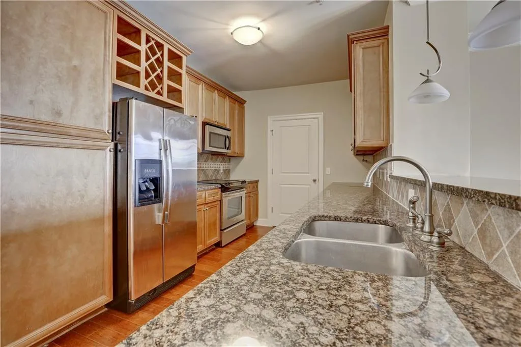 901 Abernathy Road Unit 5250, Atlanta, Georgia 30328, 3 Bedrooms Bedrooms, ,2 BathroomsBathrooms,Residential,Sold,901 Abernathy Road Unit 5250,5822764