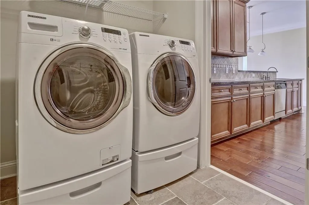 901 Abernathy Road Unit 5250, Atlanta, Georgia 30328, 3 Bedrooms Bedrooms, ,2 BathroomsBathrooms,Residential,Sold,901 Abernathy Road Unit 5250,5822764