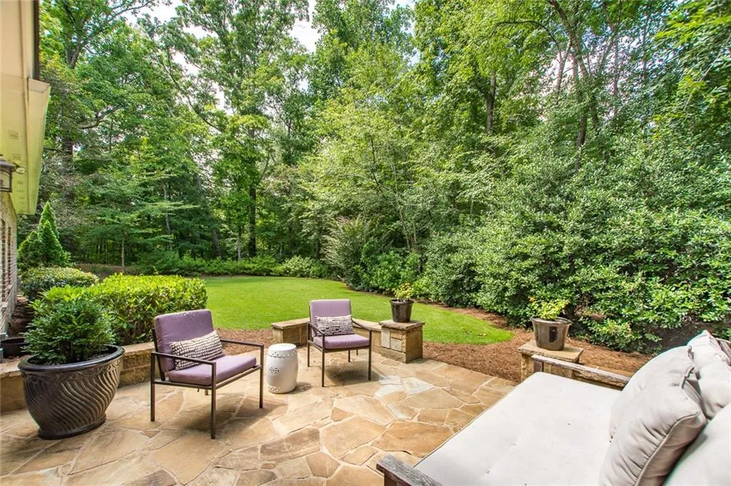 980 W Kingston Drive, Sandy Springs, Georgia 30342, 5 Bedrooms Bedrooms, ,5 BathroomsBathrooms,Residential,Sold,980 W Kingston Drive,6061398
