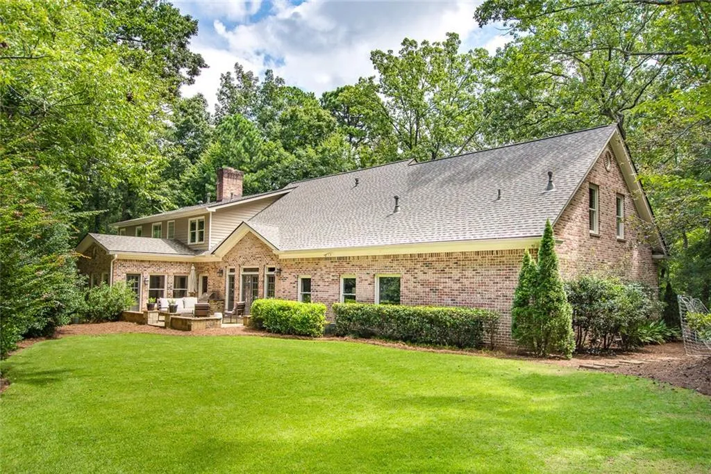 980 W Kingston Drive, Sandy Springs, Georgia 30342, 5 Bedrooms Bedrooms, ,5 BathroomsBathrooms,Residential,Sold,980 W Kingston Drive,6061398