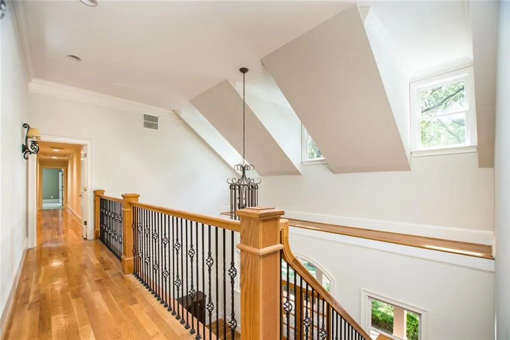 980 W Kingston Drive, Sandy Springs, Georgia 30342, 5 Bedrooms Bedrooms, ,5 BathroomsBathrooms,Residential,Sold,980 W Kingston Drive,6061398