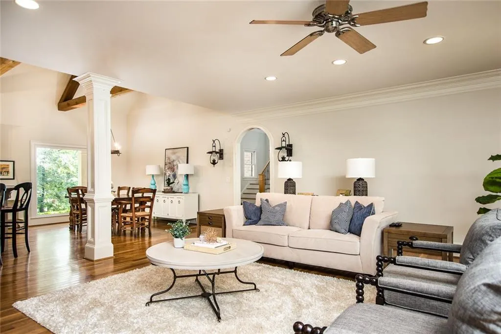 980 W Kingston Drive, Sandy Springs, Georgia 30342, 5 Bedrooms Bedrooms, ,5 BathroomsBathrooms,Residential,Sold,980 W Kingston Drive,6061398