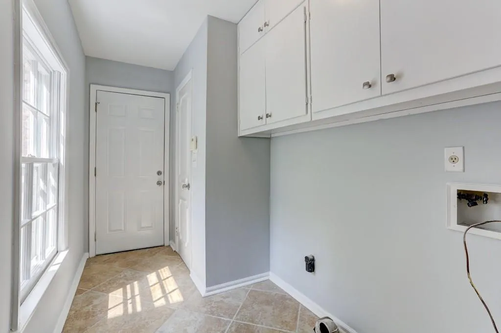 291 Dalrymple Road, Atlanta, Georgia 30328, 4 Bedrooms Bedrooms, ,2 BathroomsBathrooms,Residential,Sold,291 Dalrymple Road,6550842